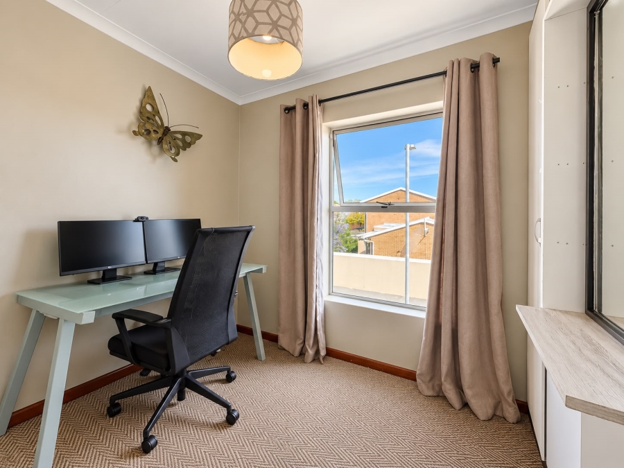 2 Bedroom Property for Sale in Kenilworth Western Cape